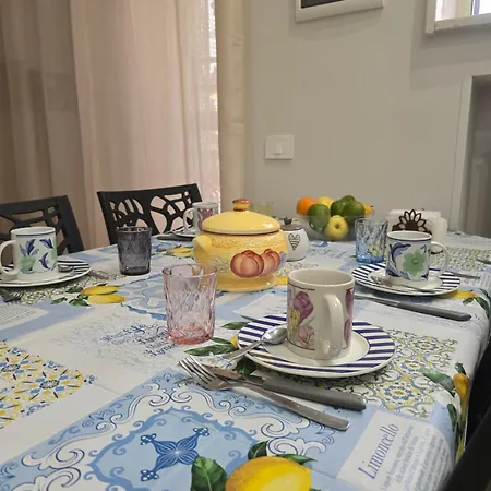 Giu Da Nonna Margherita Di Savoia